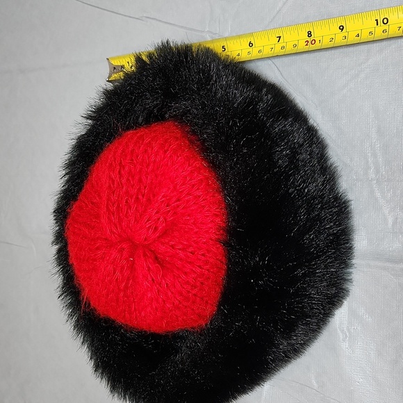 Aris 100% Acrylic faux fur hat - Picture 3 of 4